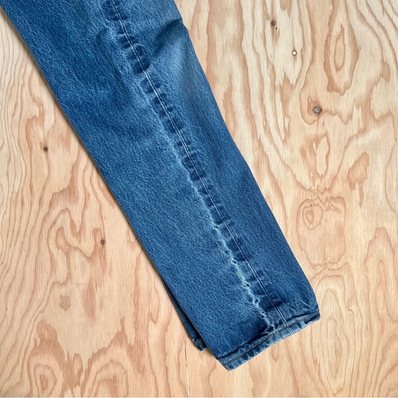 Lᴇᴠɪ’s 501 5 Pᴏᴄᴋᴇᴛ Bᴜᴛᴛᴏɴ Fʟʏ Jᴇᴀɴs - Picture 9 of 11